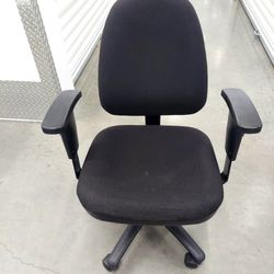 Office Desk Chair, Has 8 Adjustment Controls Available, For Comfort 