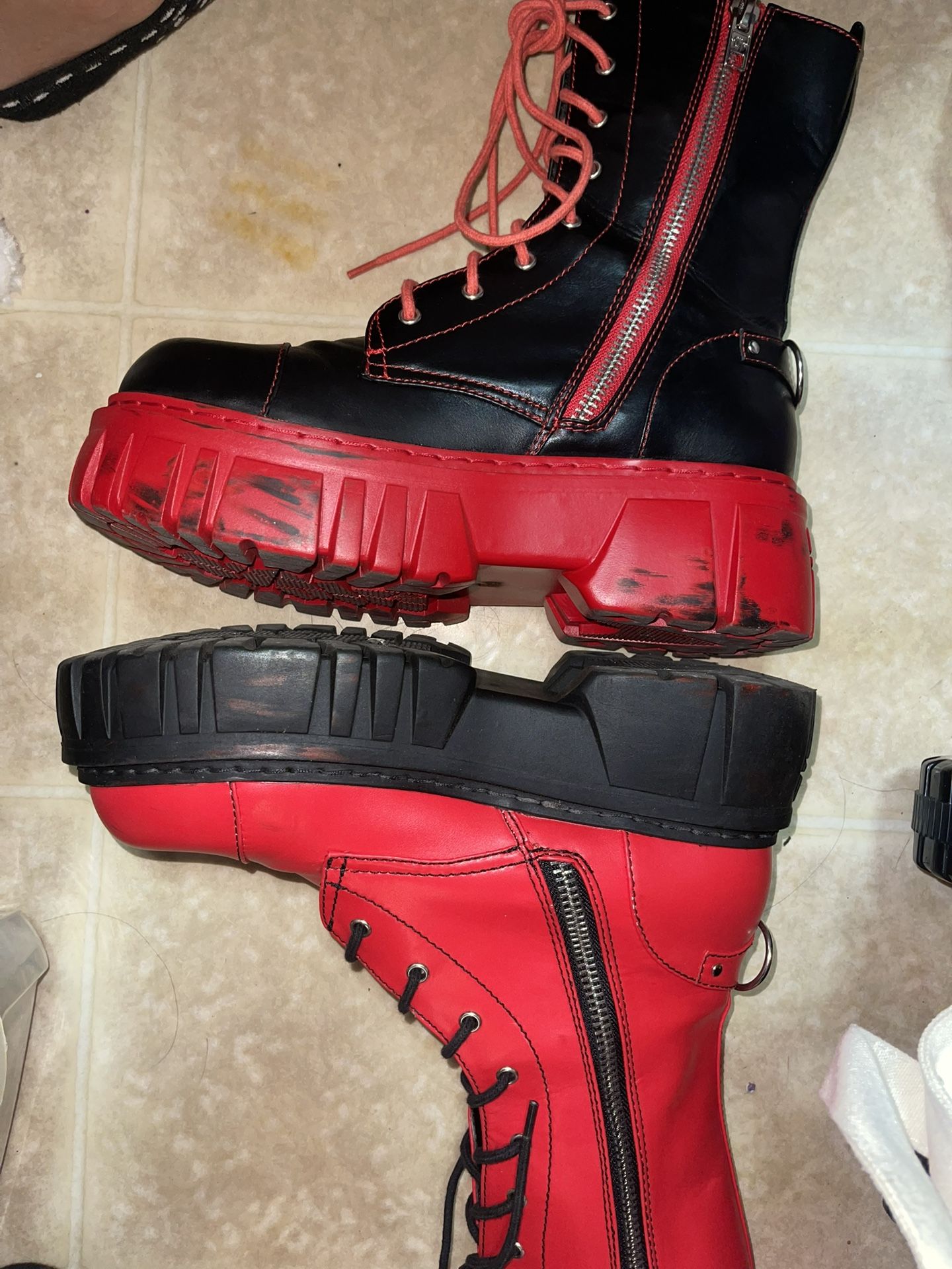 MISMATCHED COMBATS BOOTS