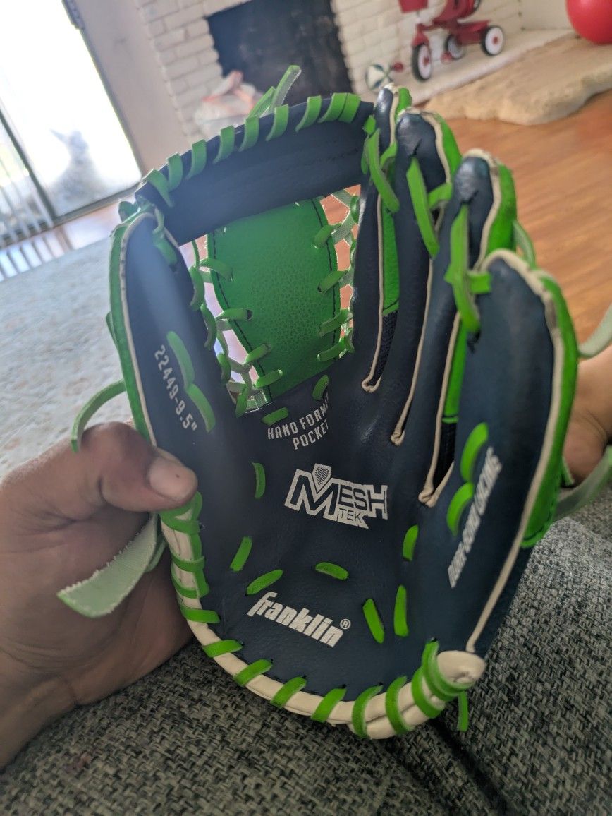 Boys Baseball Glove