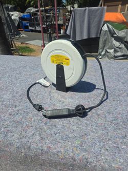 PROREEL 30FT RETRACTABLE EXTENSION CORD REEL