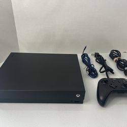 Xbox One X - 1 TB