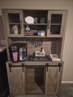Coffee or wine bar