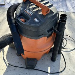 Industrial vacuum