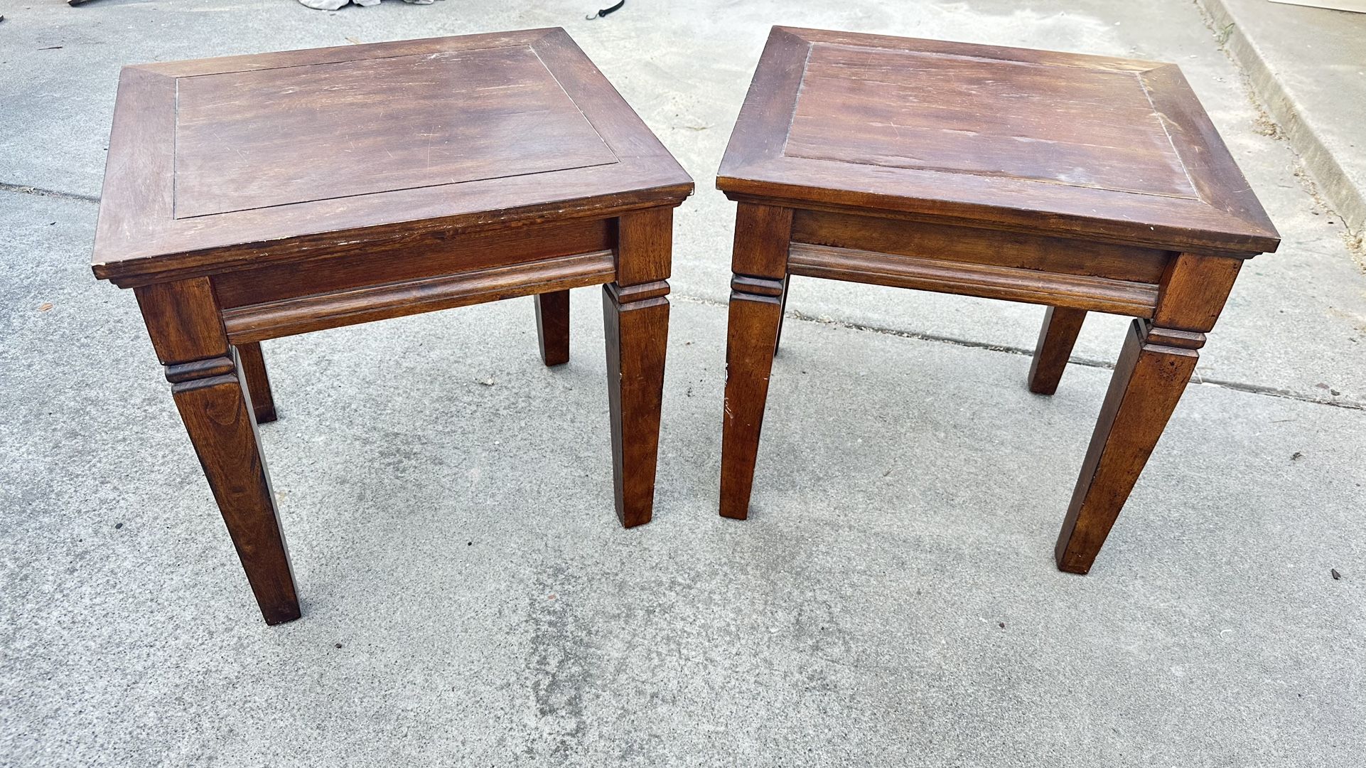 2 Matching End Tables