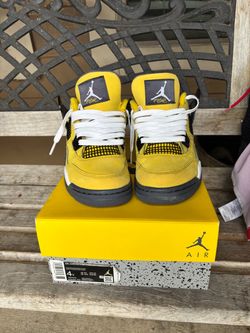 Jordan 4s size 4y