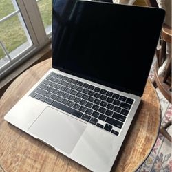 MacBook Air M2  (2022)