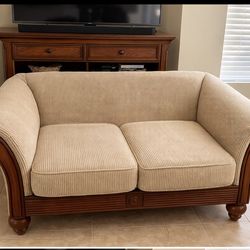 Classic Solid Wood Loveseat – Excellent Condition