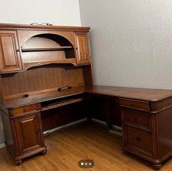 Quality Wooden Office Desk w/storage
