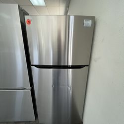 $599 LG 30”W Garage Ready Top Freezer Fridge, One Year Warranty, Open Box 