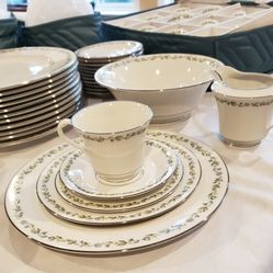 REDUCED-Vtg- Syracuse China- Belcanto (Platinum Trim)- 65 Pcs