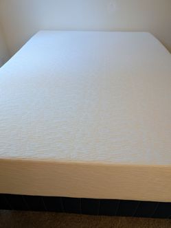 Queen mattress with frame 07/23