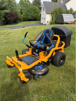 Electric zero turn mower