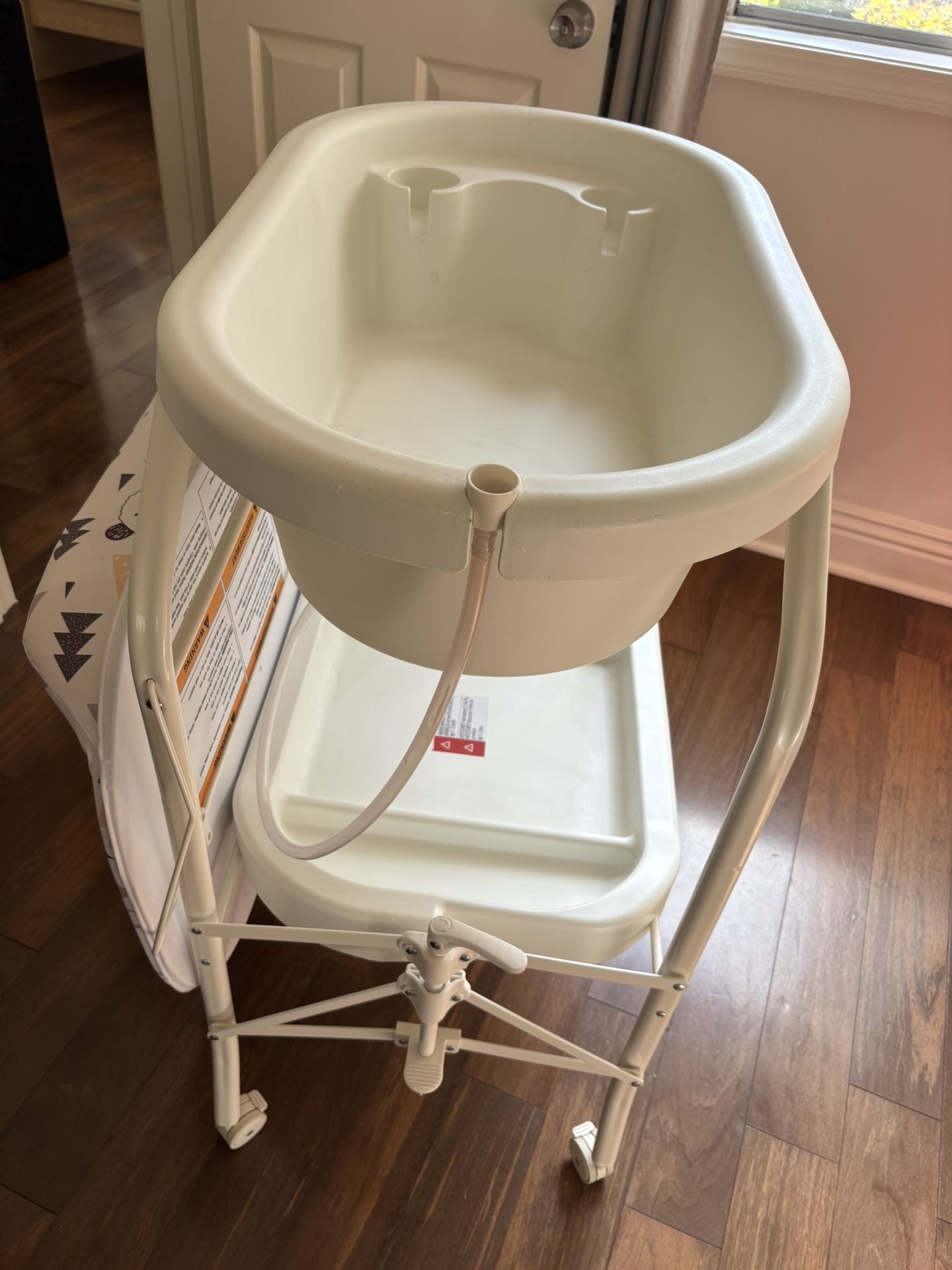 Baby Bath Tub π With Changing Table