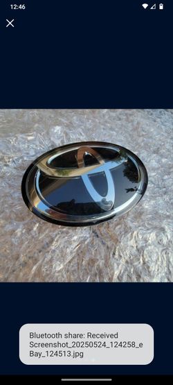 Toyota Tundra Emblem W /Radar 