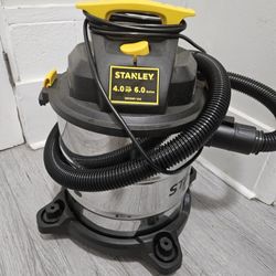 STANLEY 6 Gallon Wet Dry Shop Vac