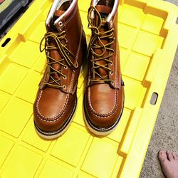 New Without Tags Lace-Up Thorogood Steel Toe Boots