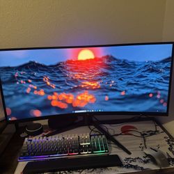 Gaming PC + Monitor + Keyboard+ Mouse /pad 
