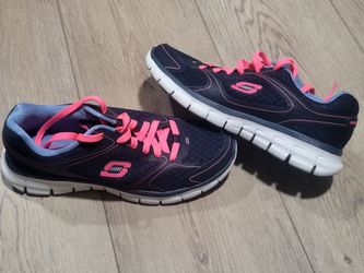 Skechers