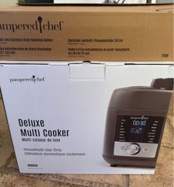 Pampered Chef Deluxe Multi Cooker and Skillet