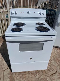 30” Freestanding Electric 4 Elements Stove
