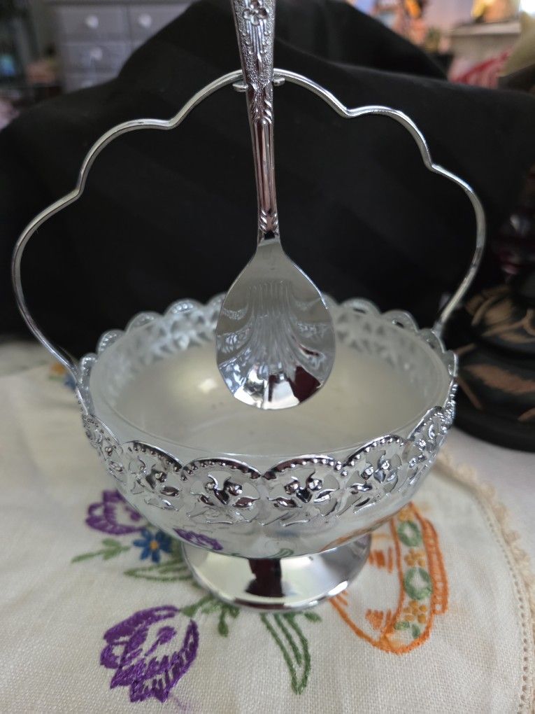 Vtg Ornate Silver Plate Sugar Cube Bowl with Removable Glass Bowl Insert & Spoon