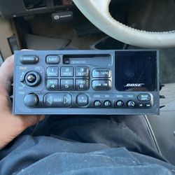 Radio From 2002 GMC SUV 