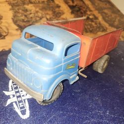 1950's STRUCTO TOYLAND CONSTRUCTION PRESSED STEEL WIND UP DUMP TRUCK