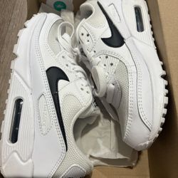 White Nike Air Max