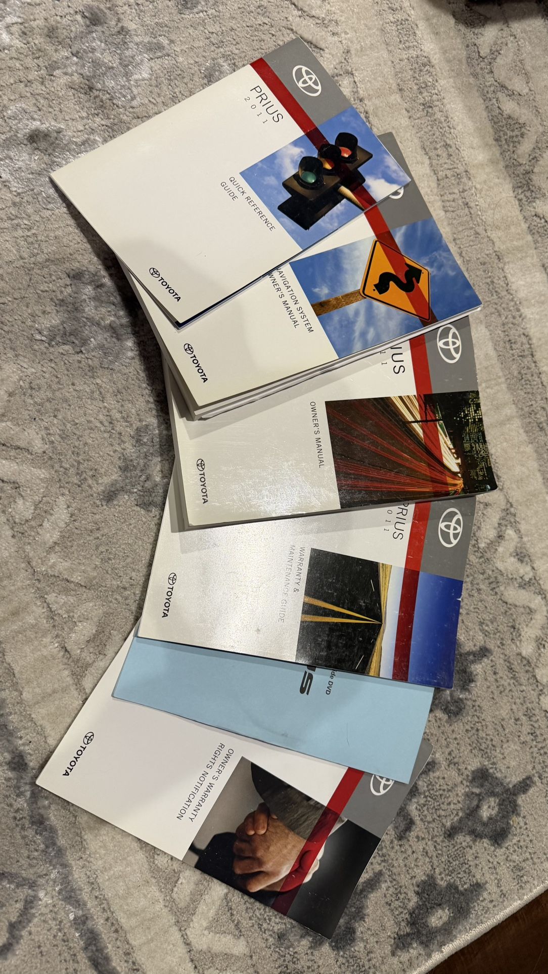 2011 Prius Manual and User Guide -$20