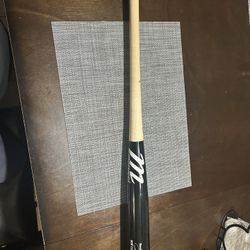 Baseball Bat 32in Wood Marucci - NEW