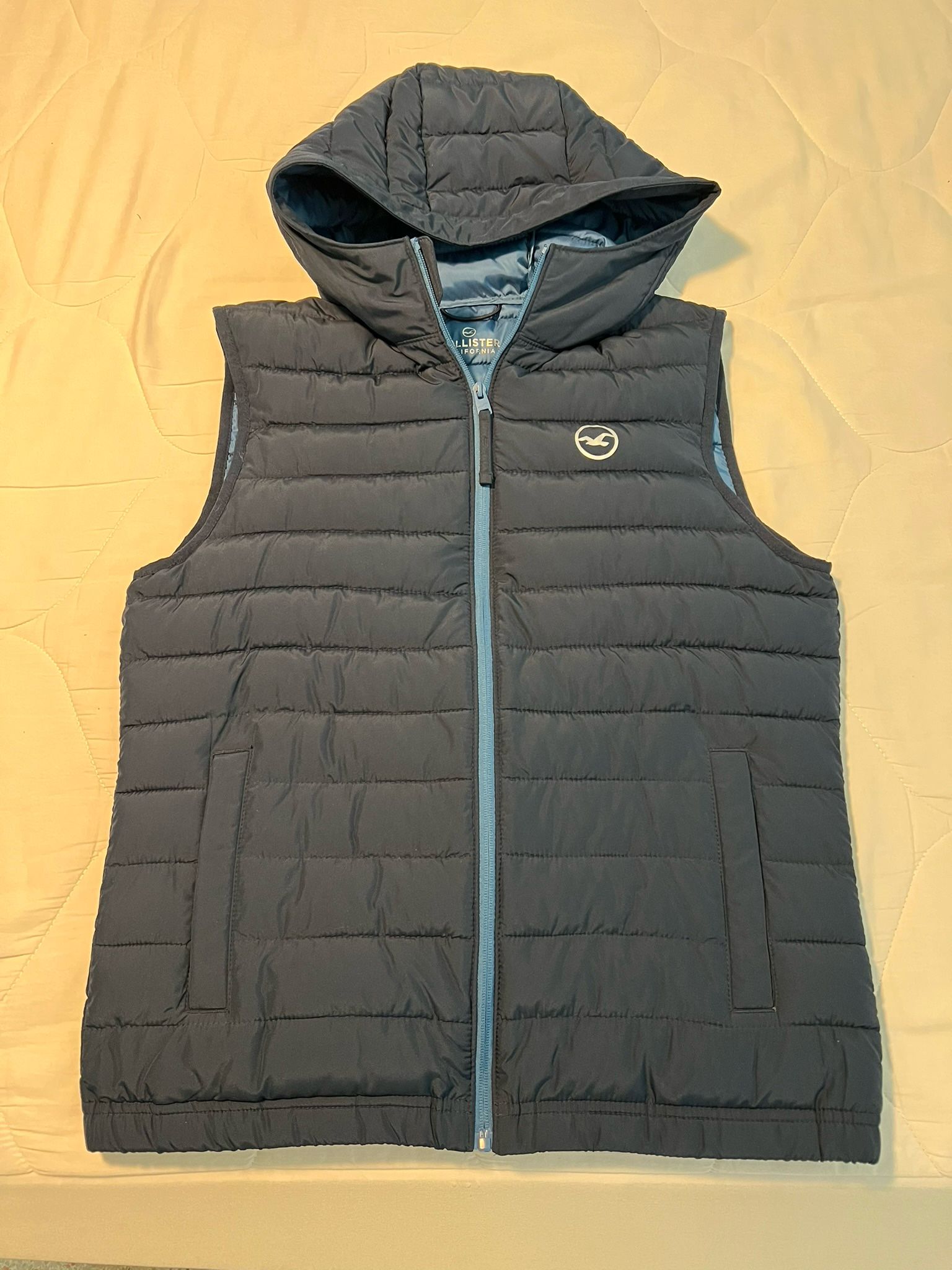 Hollister Womens Puffer Jacket Vest With Hood