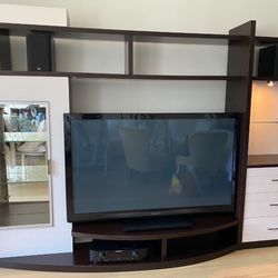 Wall Unit 