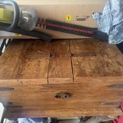 Wooden Chest/ Ottoman/ Couch Table