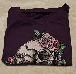 Women's Long Sleeved Skull Tee- Torrid Size 0 (12)
