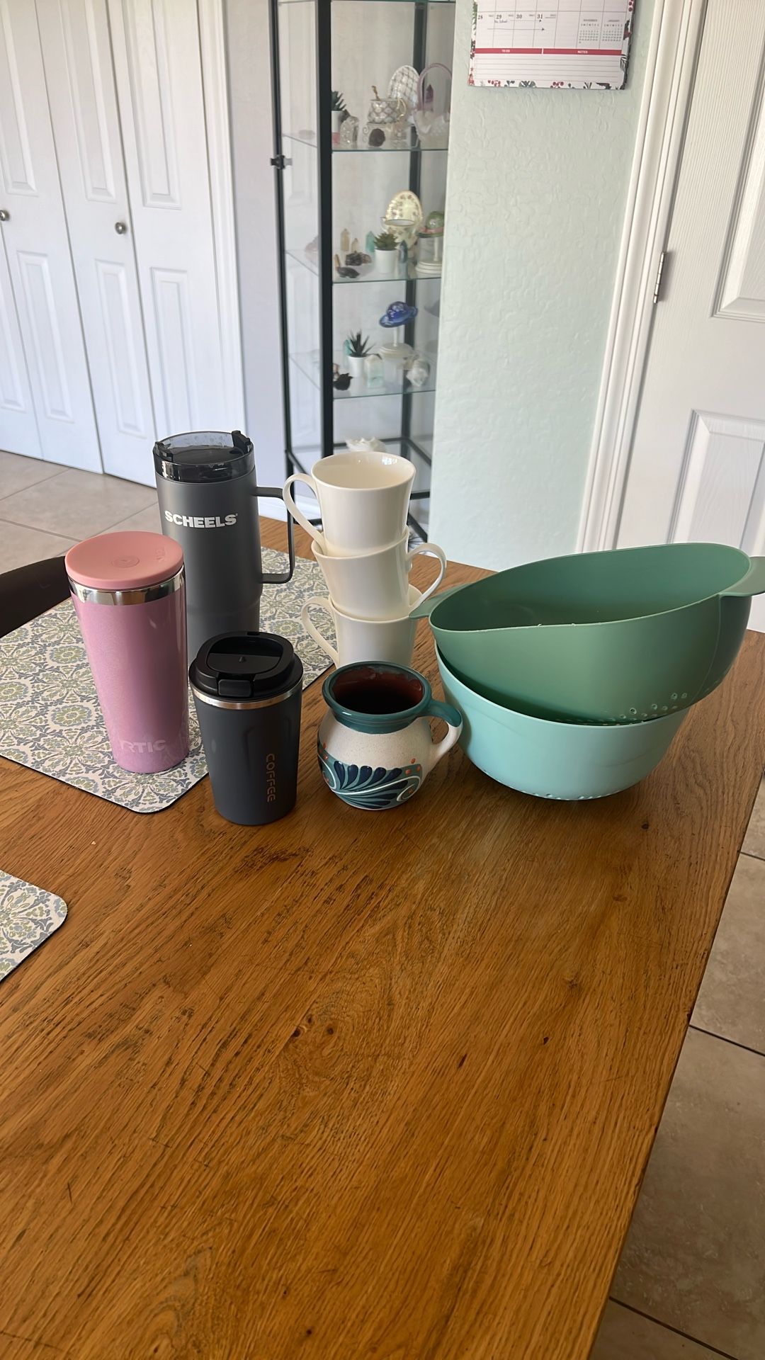 Mugs, Tumblers & Colanders