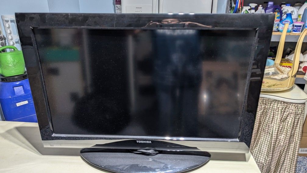 Panasonic 32 Inch TV