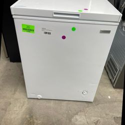 Vissani MDCF5WH 5 cu. ft. Manual Defrost Chest Freezer