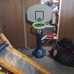 Little Tikes Adjustable Basketball Hoop