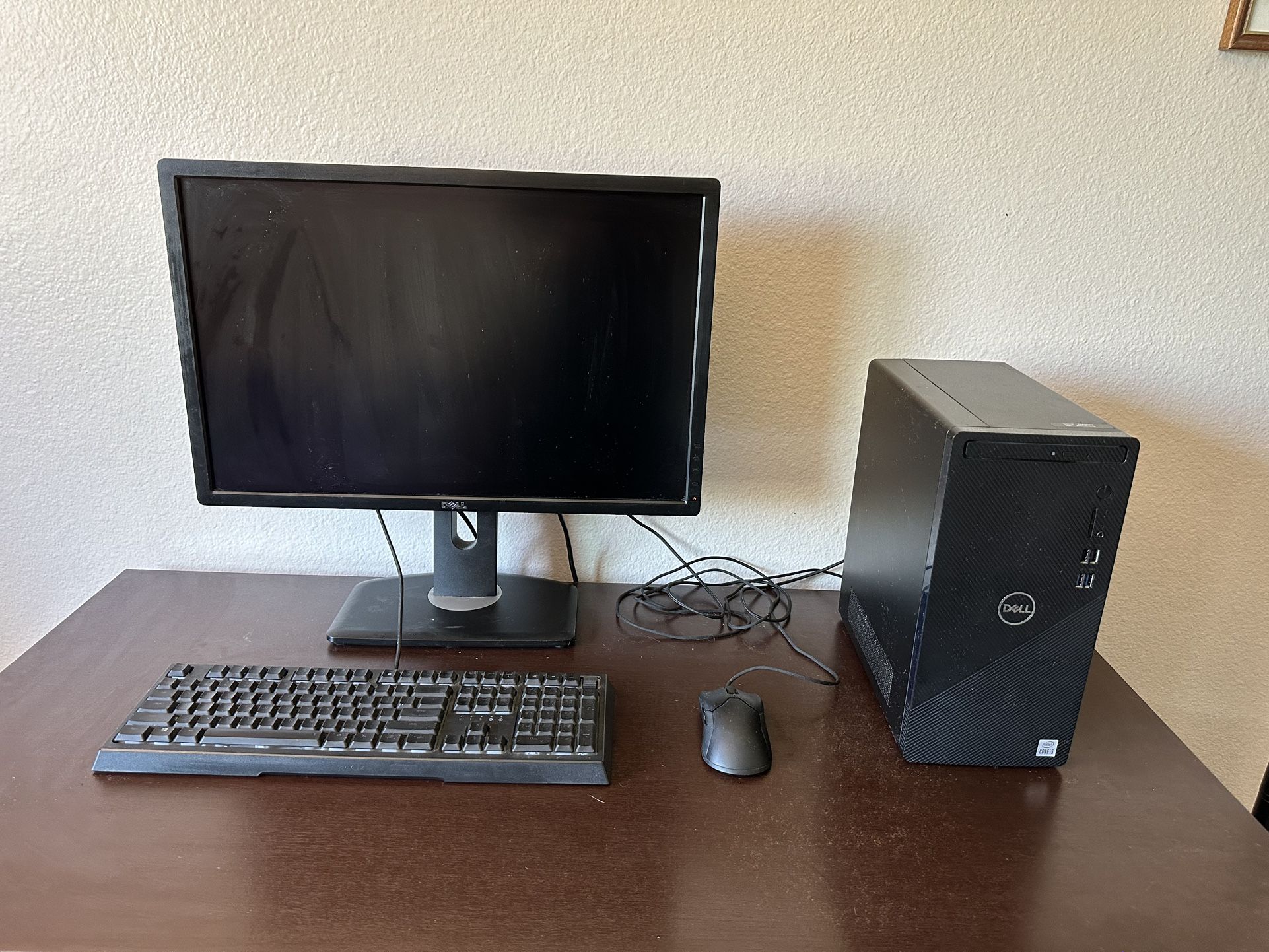 Dell Inspiron 3880 computer (desktop + monitor)