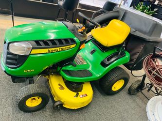 John Deere D105 42” 17.5 hp gas automatic lawn tractor with twin bagger system