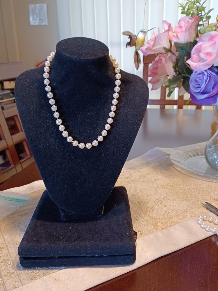 NEW PEARL CHOKER $10.