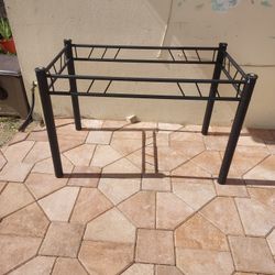 metal table base Firm