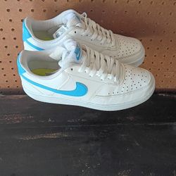 White And Blue Women's Nike Size 8