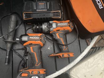 RIDGID Gen5X 18V Brushless Hammer Drill and Impact Driver Combo Kit