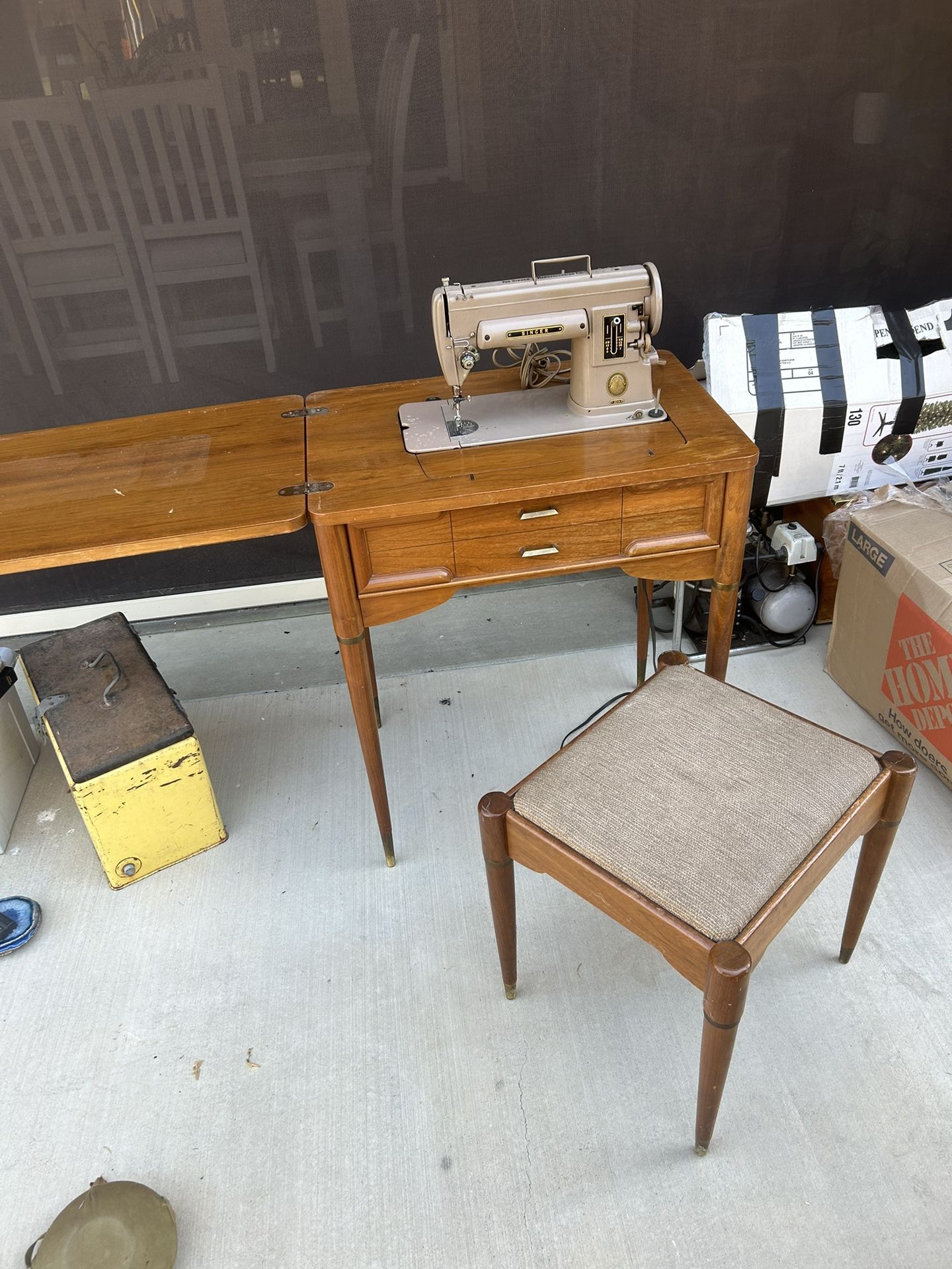 1950s Singer Sewing Machine 301A