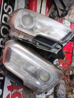 2016 Toyota Tacoma Headlight
