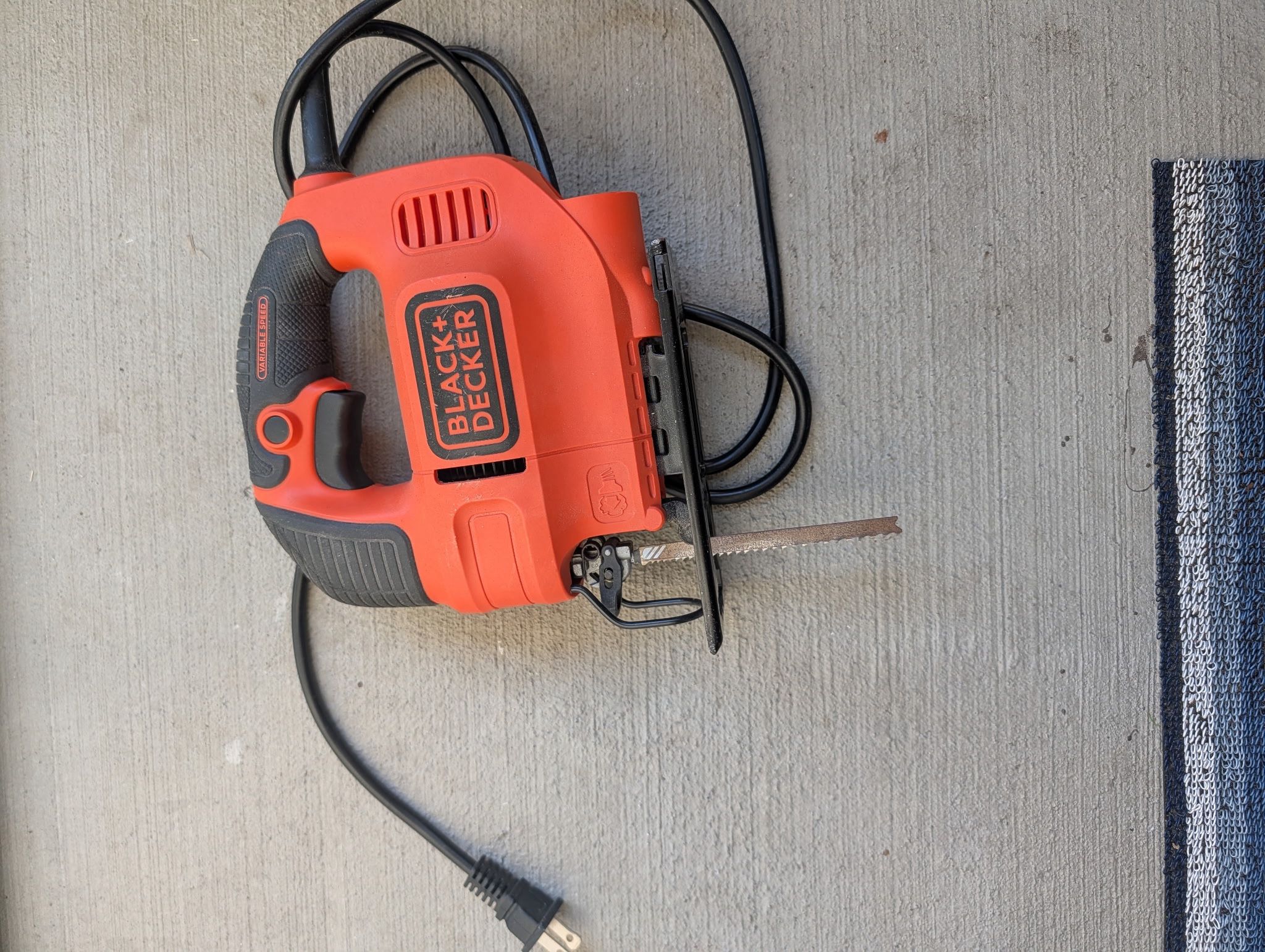 Black + Decker 4.5 - AMP Variable Speed Keyless Jigsaw