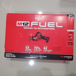 Milwaukee

M12 FUEL 12V Lithium-Ion Brushless Cordless HACKZALL Reciprocating Saw Kit w/ One 4.0Ah Batteries Charger & Tool Bag

