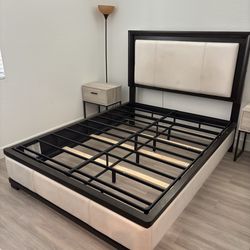 Queen bed with smart box spring