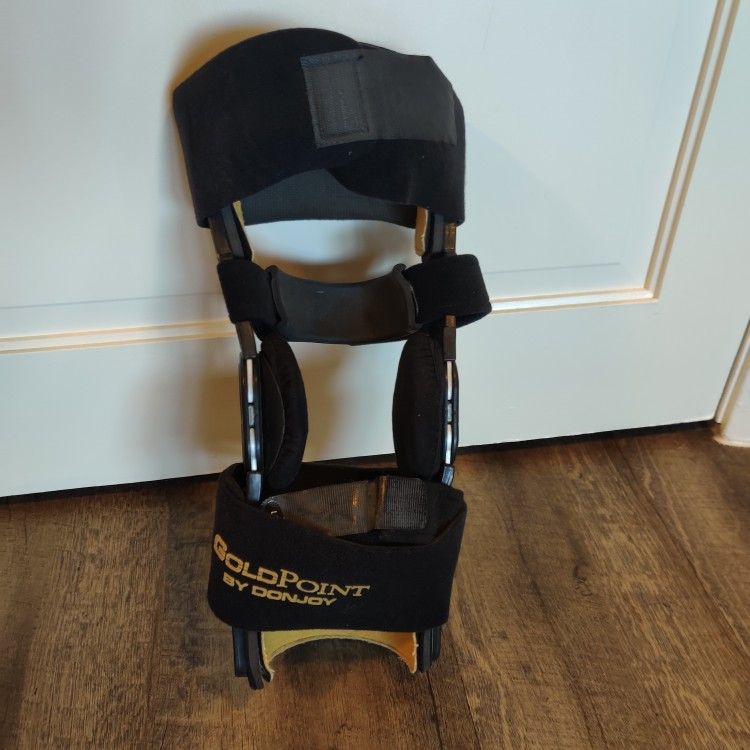Donjoy GoldPoint ACL 'Right' Hinged Knee Brace